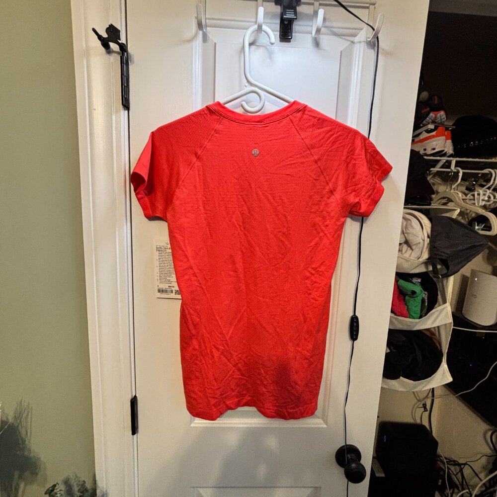 NWT Lululemon Women's Size 8 Swiftly Tech Short Sleeve 2.0 Top - Picture 10 of 10